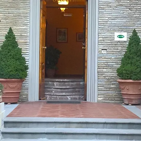 La Rosa 3* 론타